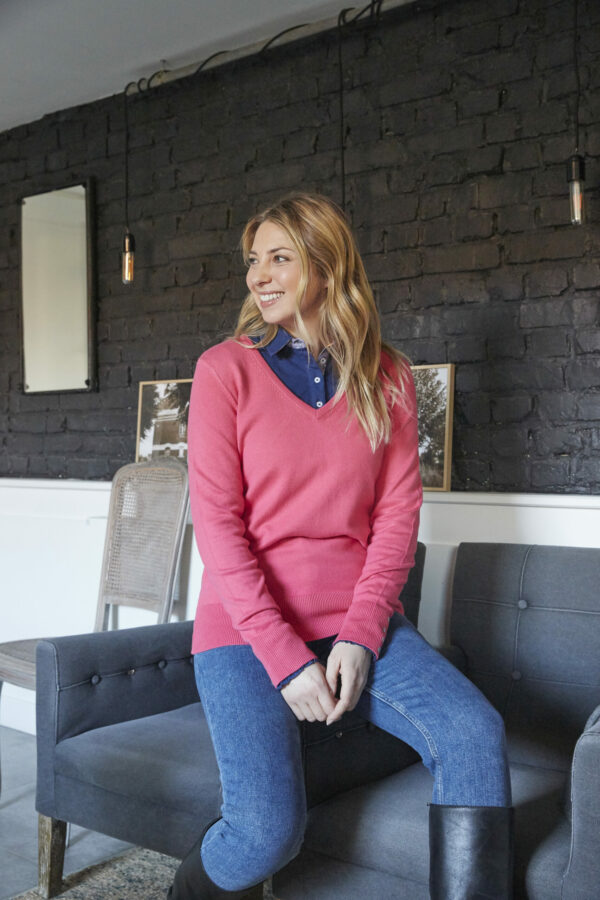 PULL ENCOLURE V CASUAL QUEEN – Image 2