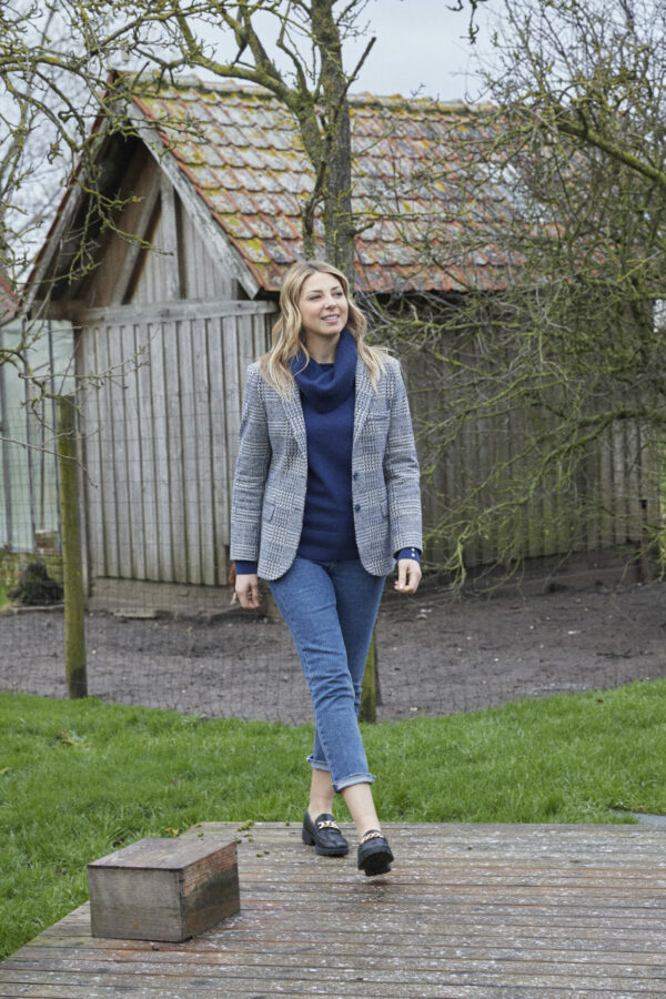 PULL COL BOULE CASUAL QUEEN – Image 2