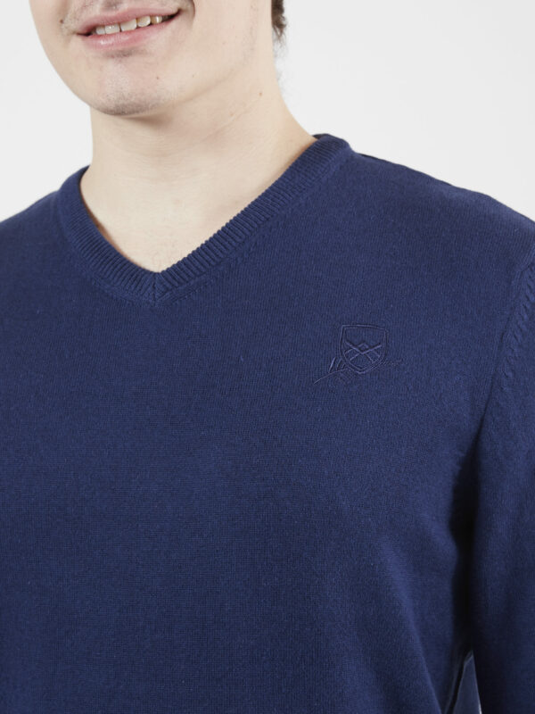 PULL ENCOLURE V CASUAL CHIC SIGNATURE BLEU – Image 3